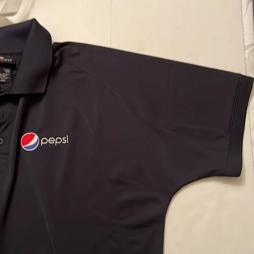 NWOT Aramark (Flex Fit) short sleeves navy blue polo shirt. Size L - Picture 15 of 15